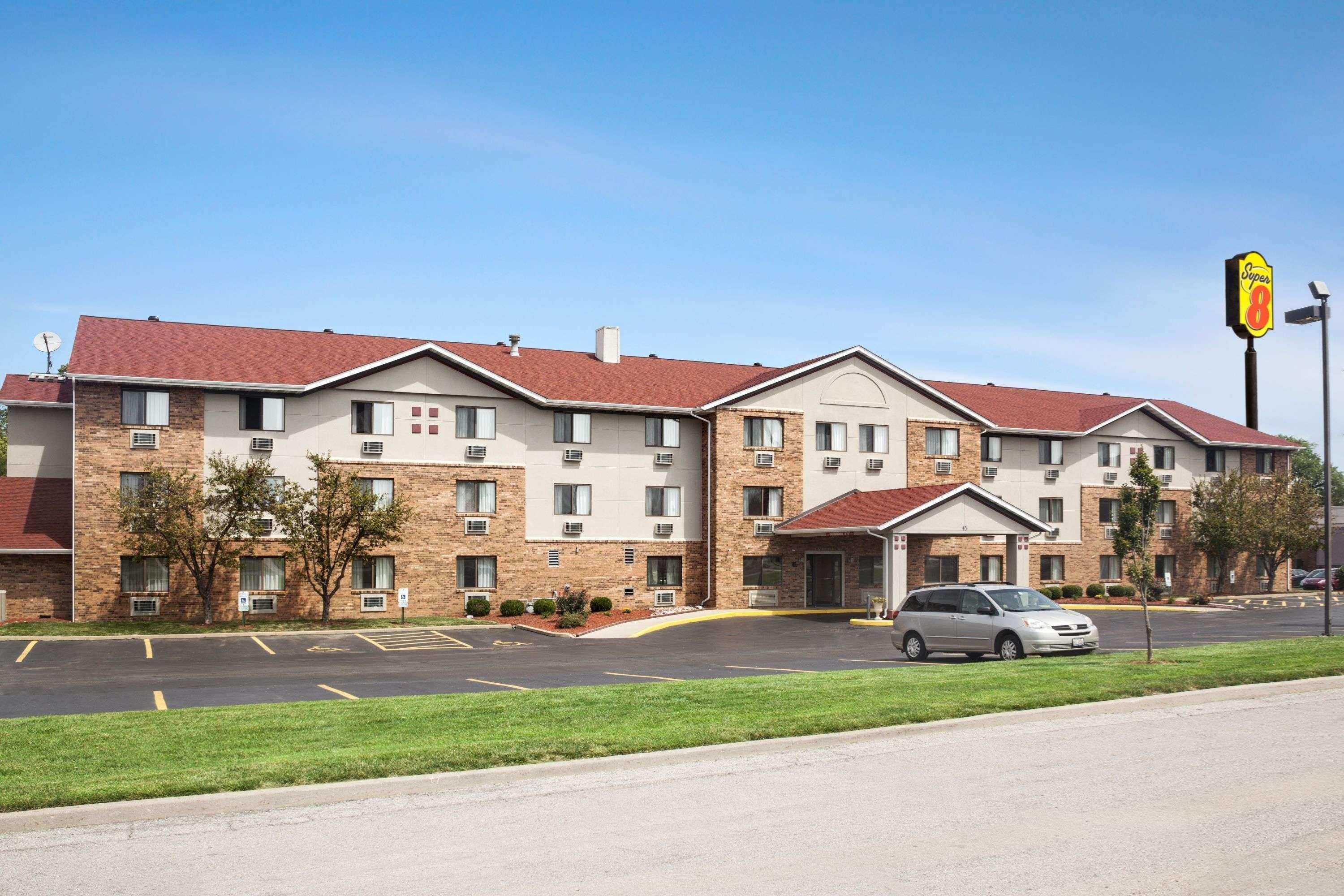 Мотель Super 8 By Wyndham Fairview Heights-St. Louis Екстер'єр фото